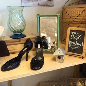 prada leather black pumps